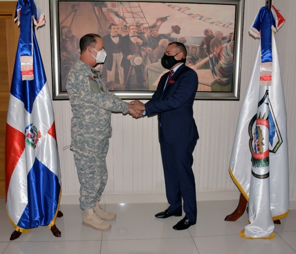Presidente DNCD recibe visita del Comandante General de la Armada de República Dominicana