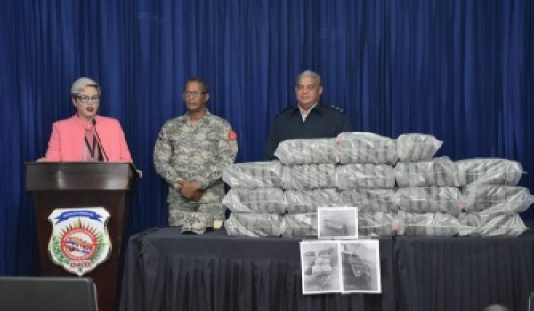 Incautan 105 paquetes de  cocaína o heroína en las costas de Cumayasa, en operativo conjunto