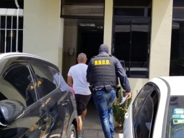 Arrestado en Los Frailes, SDE, dominicano acusado de homicidio y narcotráfico en Estados Unidos