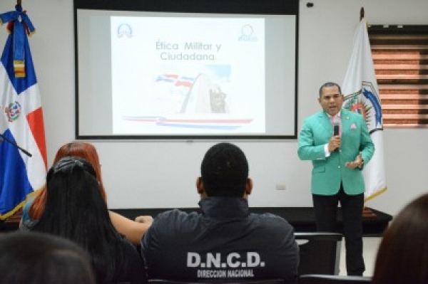 Imparten charla de “Ética Militar y Ciudadana la Función Pública” a personal de la Dirección Nacional de Control de Drogas