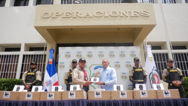 GOBIERNO AMPLÍA PROYECTO DE USO DE CÁMARAS CORPORALES EN LA DNCD