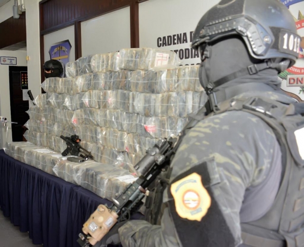 DNCD, Ministerio Público y Fuerzas Armadas ocupan 350 paquetes presumiblemente cocaína en La Romana